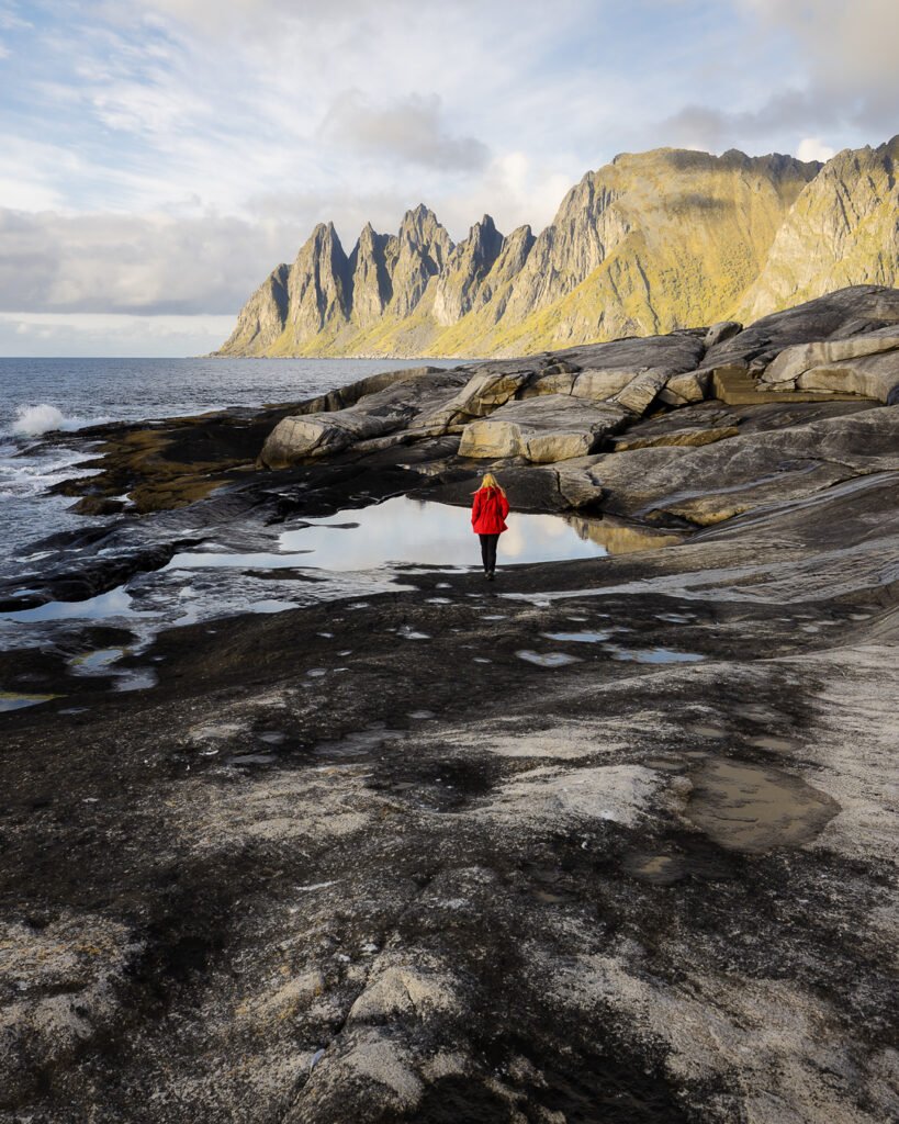 Eine spektakuläre Aussicht auf die Berge von Senja.