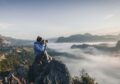 Foograf auf Berg für Reisefotografie