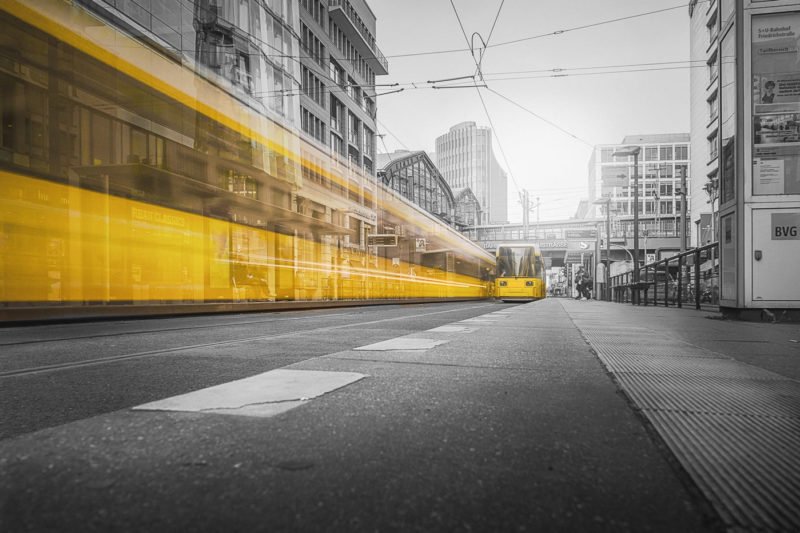 Langzeitbelichtung in der Stadt um Personen zu entfernen und spezielle Effekte zu zaubern.