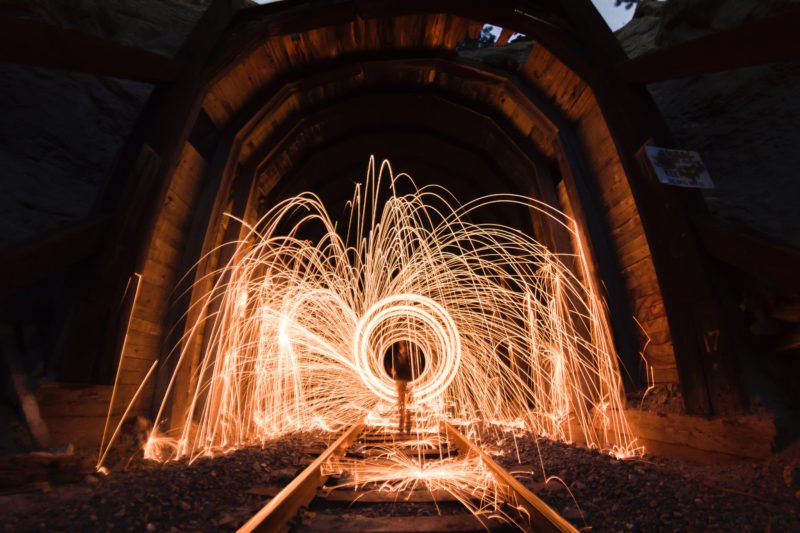 stahlwolle fotografieren tunnel bei nacht